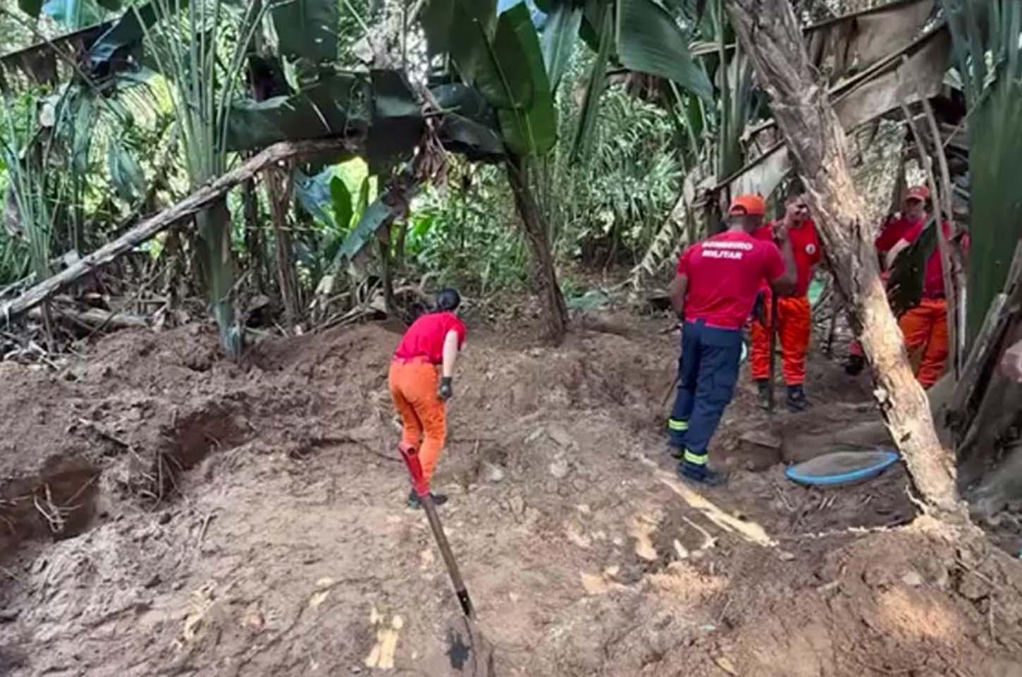 Polícia Civil e Corpo de Bombeiros mantêm buscas por suposto corpo de Helena em propriedade rural em Juara