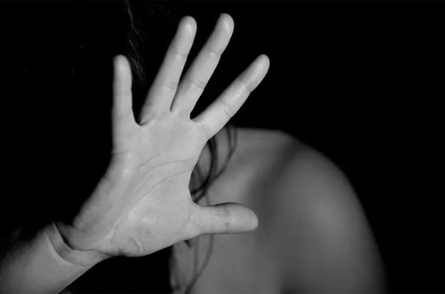 Tomado pela fúria homem esbofeteou a esposa dentro de casa e foi preso pela PM em Juara