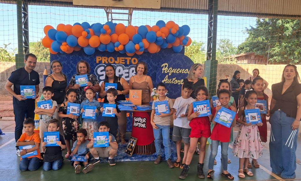 Escola Rui Barbosa de Catuaí distrito de Juara realizarou culminância do Projeto Super Autor e valoriza pequenos escritores