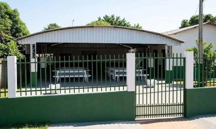 Após suspeita de meningite em aluna, escola faz medidas preventivas com suspensão das aulas em Juara