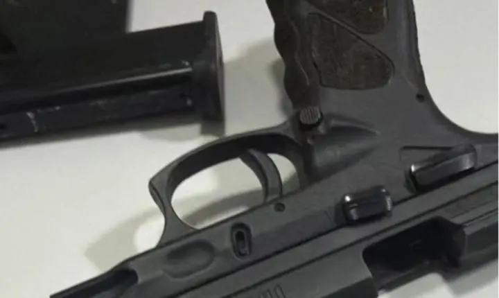 Foragido da Justiça teve arma apreendida e foi preso pela Polícia Militar por violência doméstica em Porto dos Gaúchos